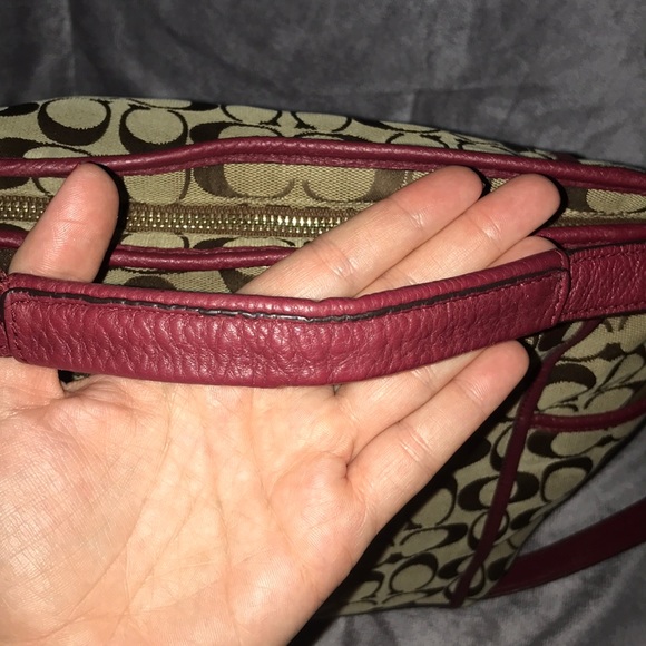 COACH Signature canvas LARGE Hobo - Picture 6 of 16